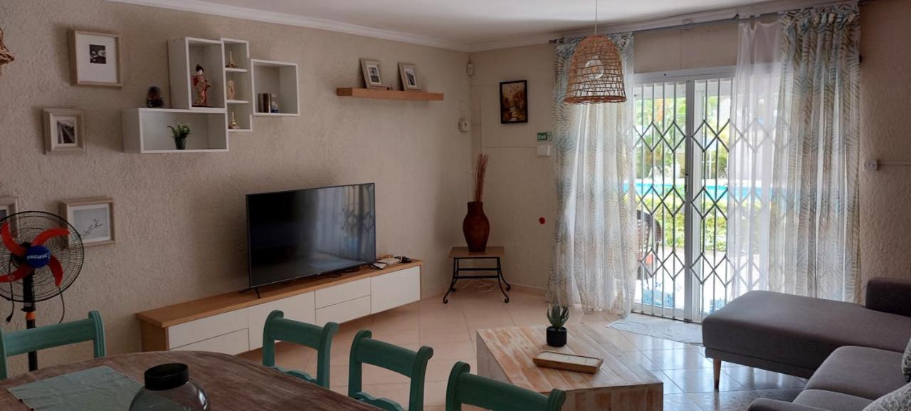 Sirokann Flic en Flac Bagian luar foto